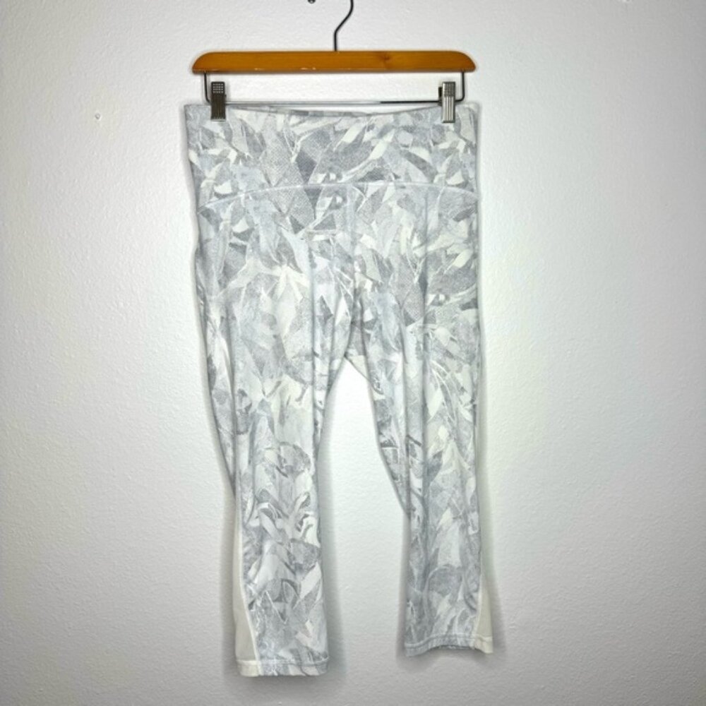 Lululemon Jasmine White Multi 21” Train Times Crop Leggings